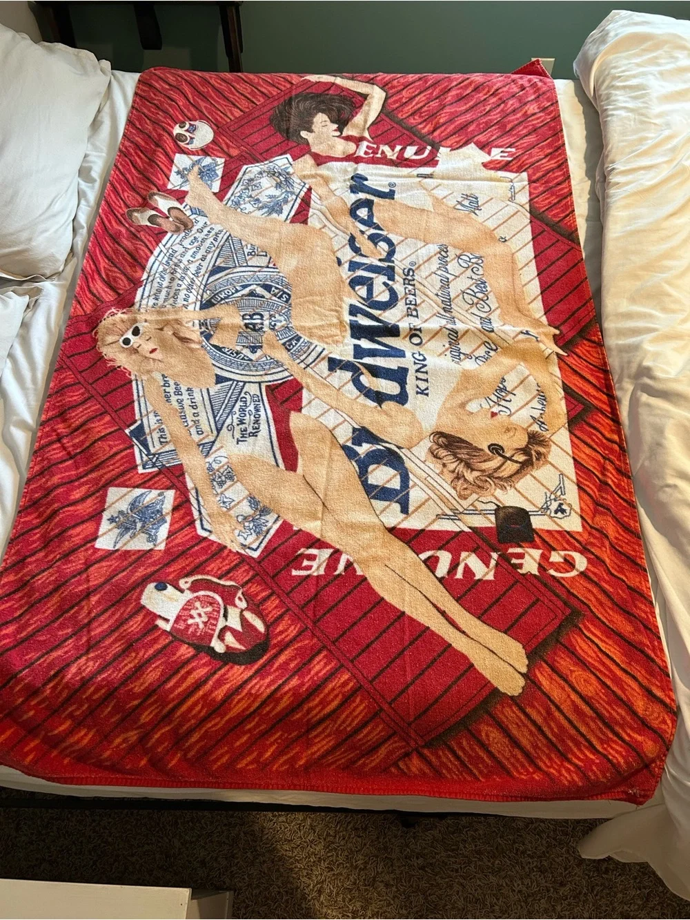 VTG 1980’s Budweiser beach towel featuring a graphic of 